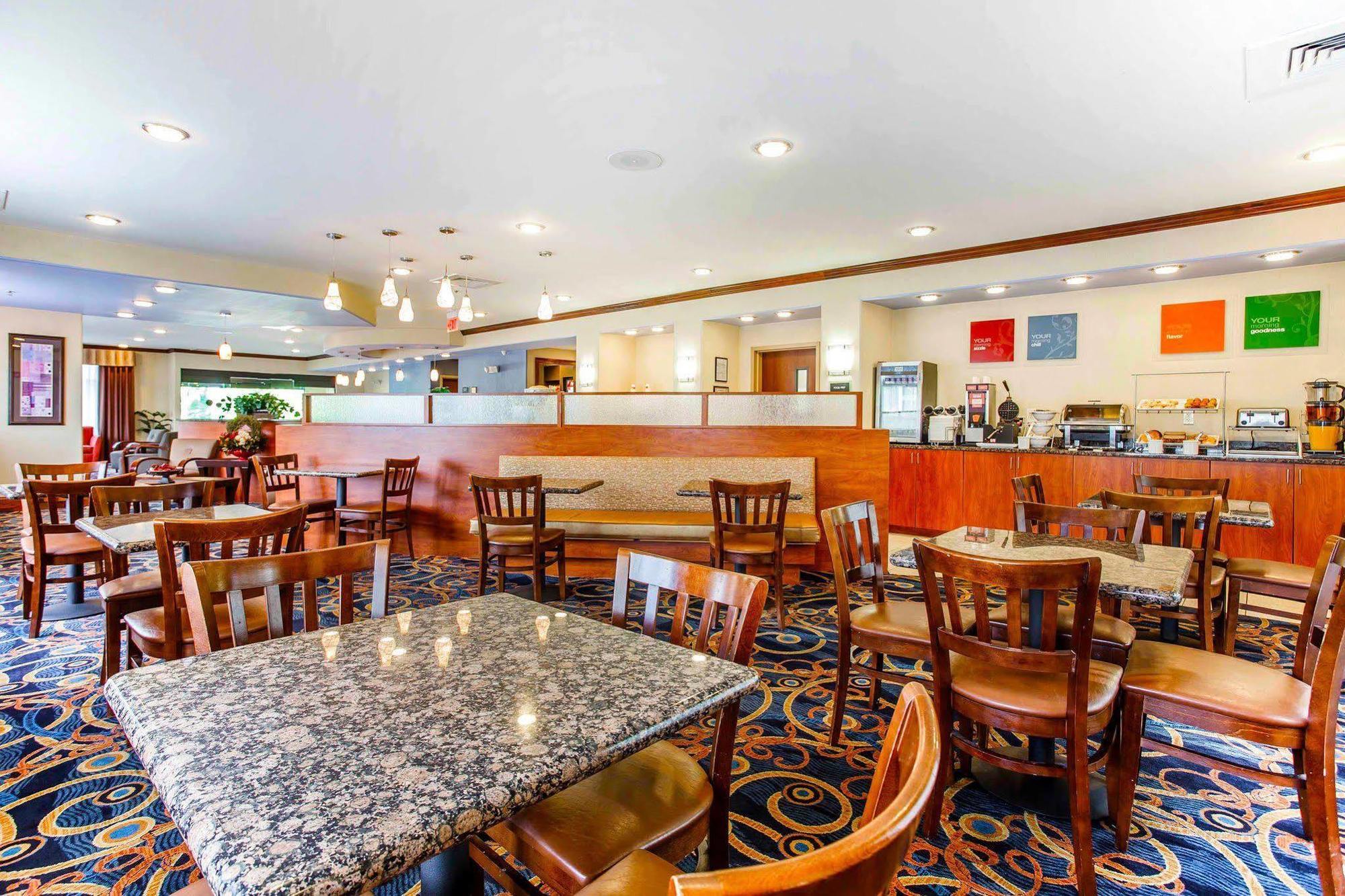 Comfort Suites At Kennesaw State University Экстерьер фото
